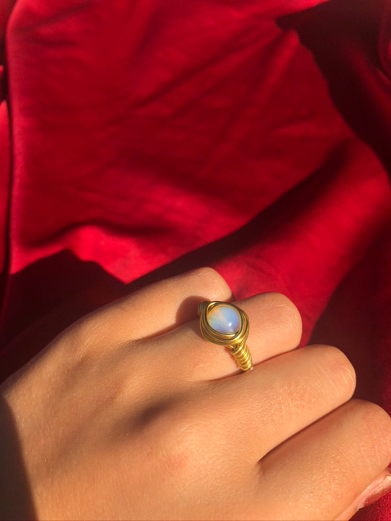 Opal Wire Ring Gold